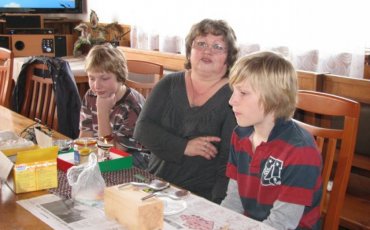 Drátkování a malování velikonočních vajíček