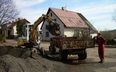 Oprava silnice k zastávce